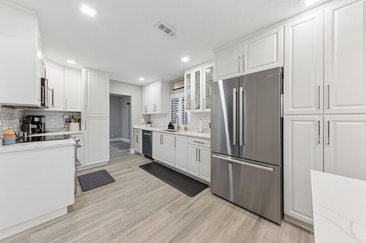 Property Photo:  282 NE 27th Court  FL 33431 