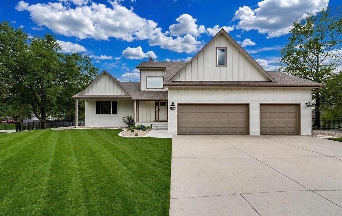 Property Photo: 12113 W Ridgepoint Ct KS 67235-9745
