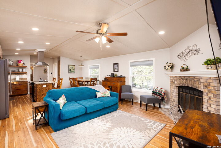 Property Photo:  511 Forest Hill St  TX 78133 