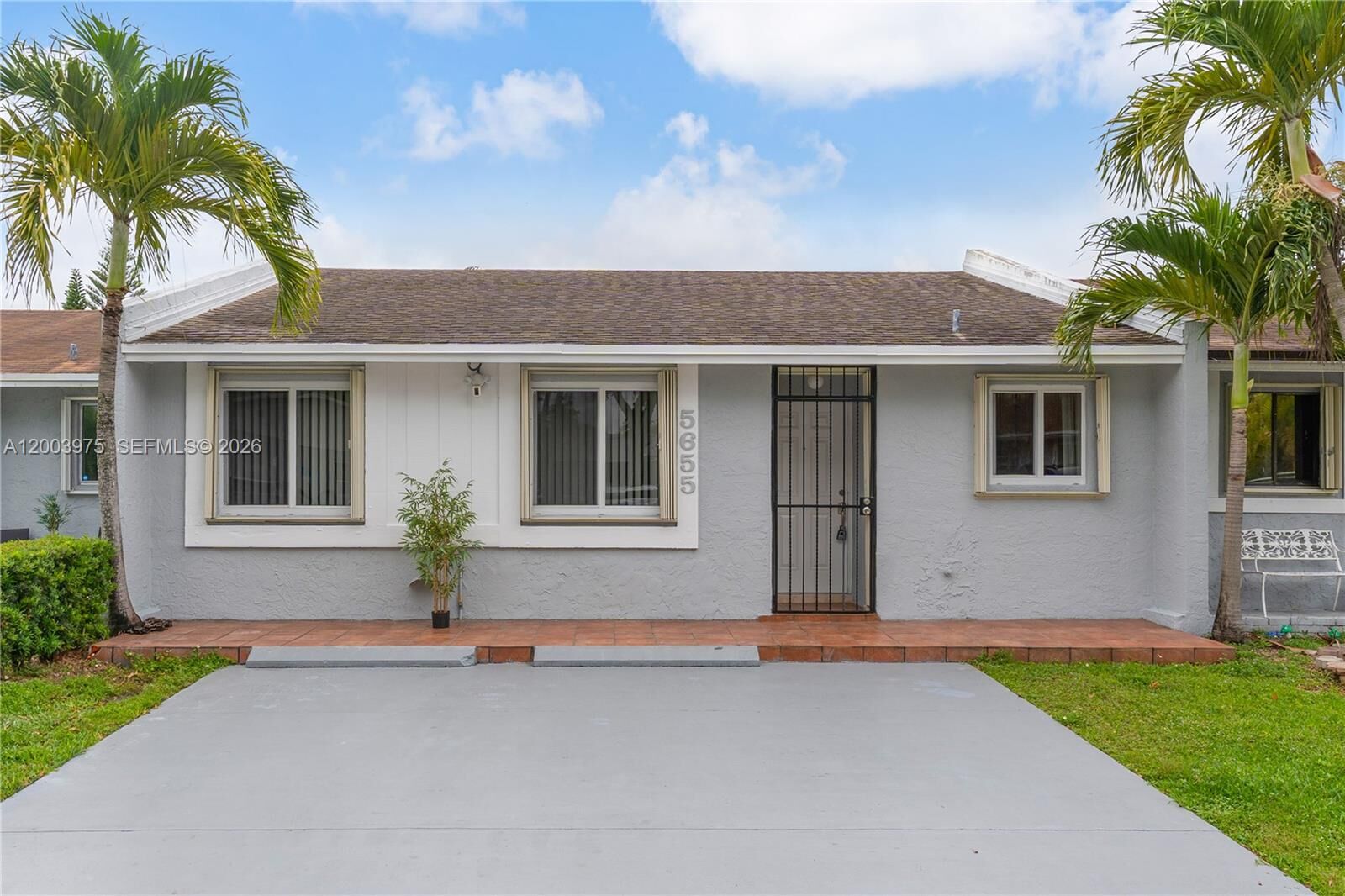 Property Photo:  5655 SW 139th Pl  FL 33183 