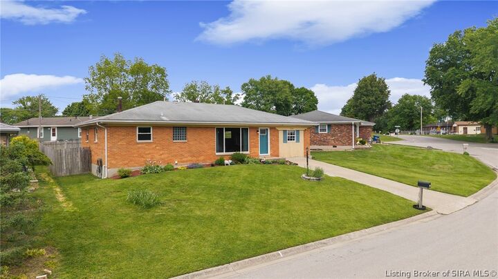 Property Photo:  724 Pennsylvania Avenue  IN 47172 