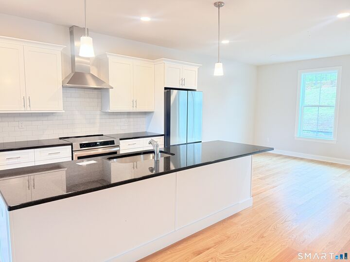 Property Photo: 135 Shea Circle 135 CT 06410