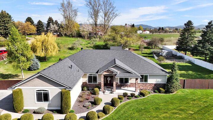 Property Photo:  3210 N Molter Rd  WA 99027 