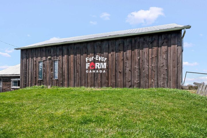 Property Photo: 487233 30 Side Road ON L9V 1G9