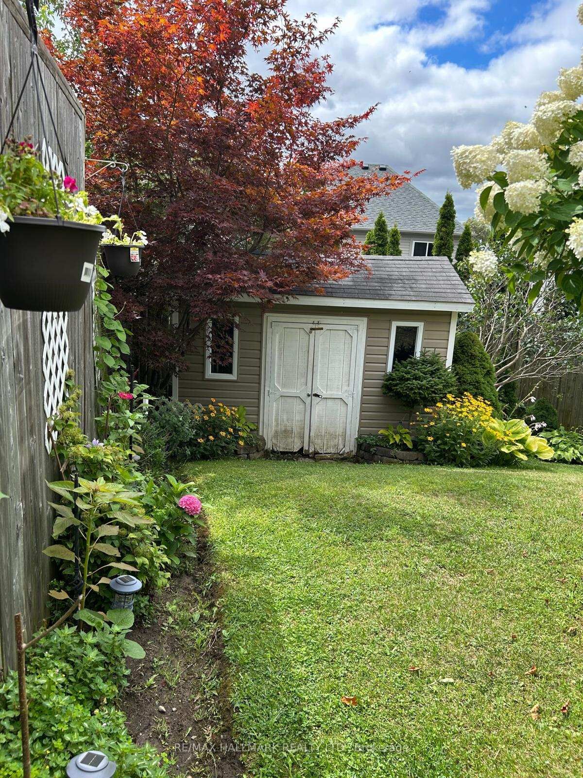 Property Photo: 1109 Keswick Court ON L1K 2V2