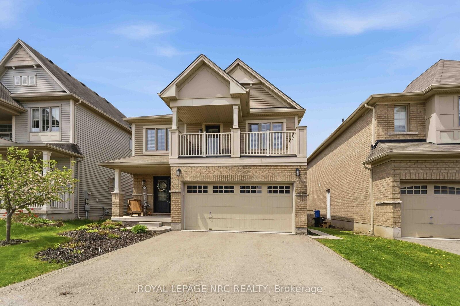 Property Photo: 8769 Dogwood Crescent ON L2H 2Y6
