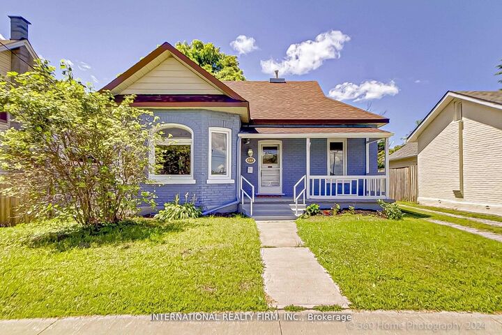 304 Innisfil Street — photo 1