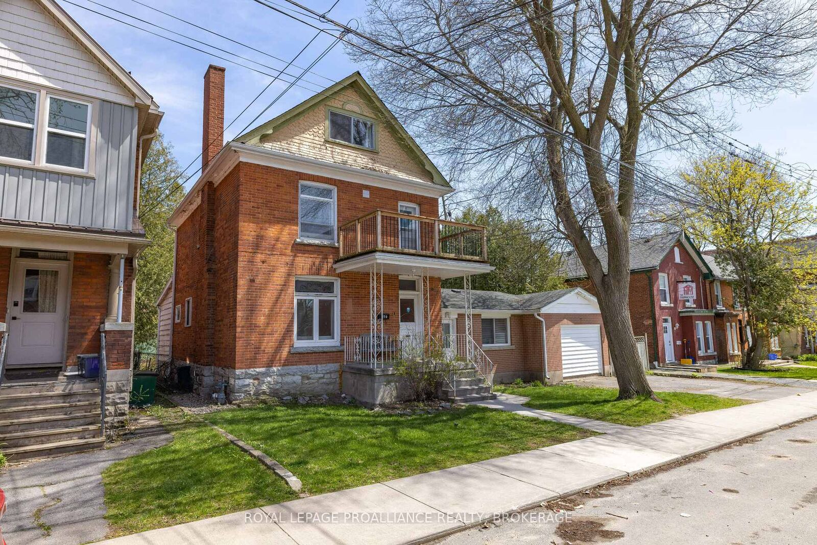 Property Photo: 279 Frontenac Street ON K7L 3S9