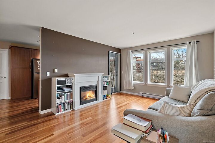 Photo de la propriété:  655 Goldstream Ave 306  BC V9B 0G2 