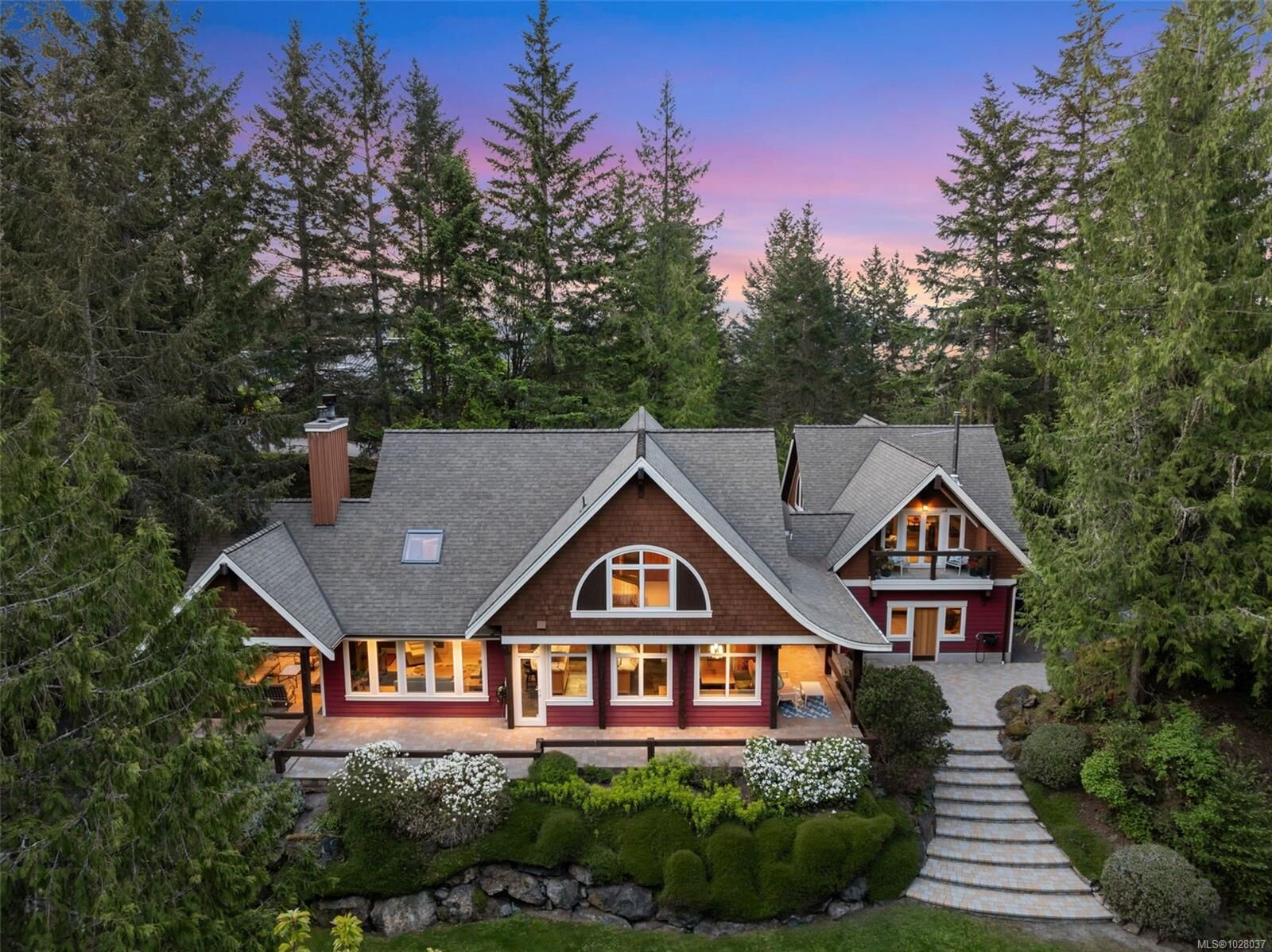 Property Photo:  1660 Hedgerow Pl  BC V8L 6B2 