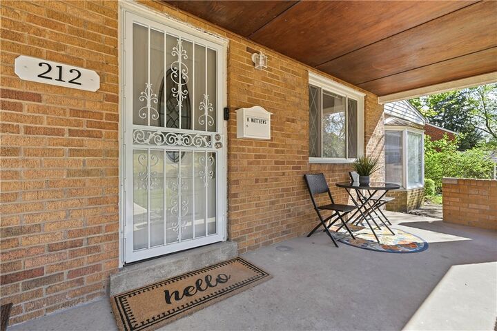 Property Photo:  212 Richland Dr  PA 15235 