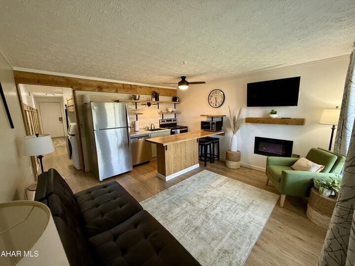 Property Photo:  125 E Valley Point Lane 1108  PA 16625 