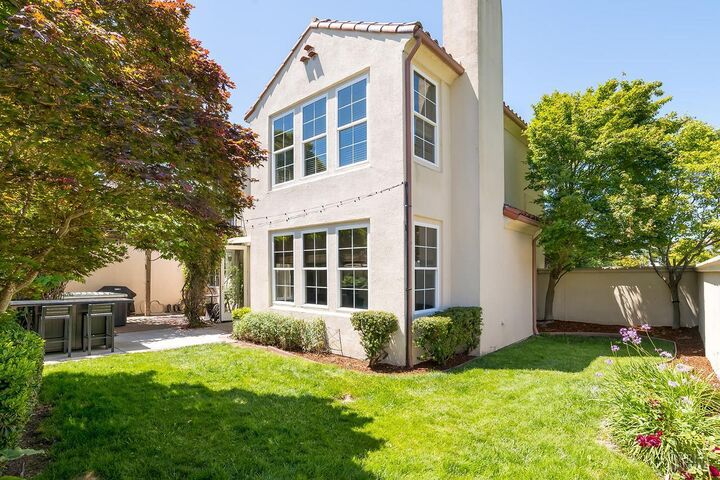Property Photo:  34 Woodbridge Way  CA 94949 