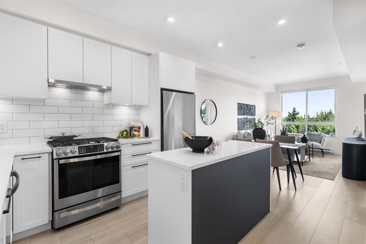 Property Photo:  32174 George Ferguson Way 405  BC V2T 0L3 