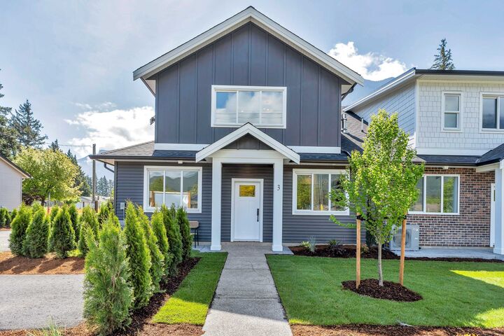 Property Photo: 558 Park Street 1 BC V0X 1L0