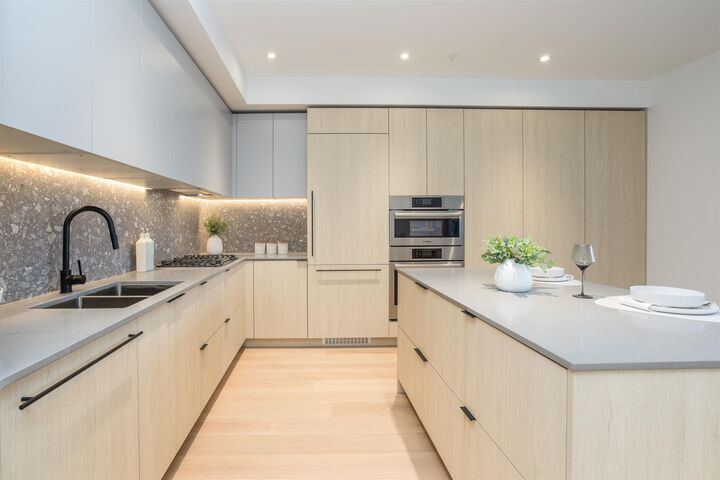 Property Photo:  2471 St. George Street Ph521  BC V5T 1W9 