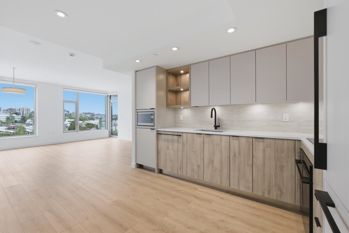 Property Photo:  755 Harbourside Drive 518  BC V7P 0G1 