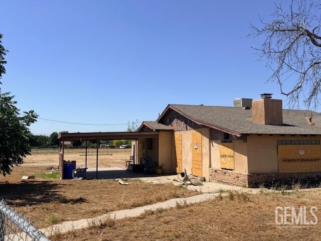 Property Photo:  747 E Casa Loma Drive  CA 93307 