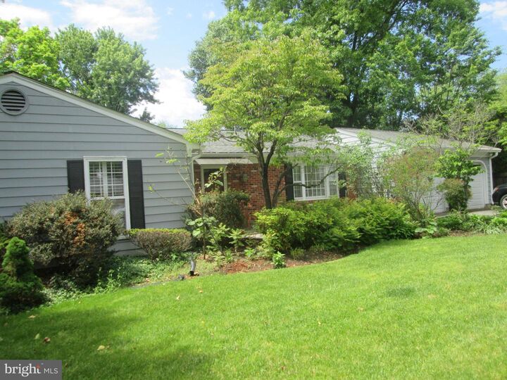 Property Photo:  14 Cherbourg Court  MD 20854 