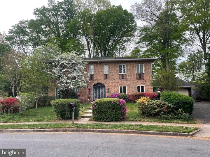 Property Photo:  1502 Highwood Drive  VA 22101 