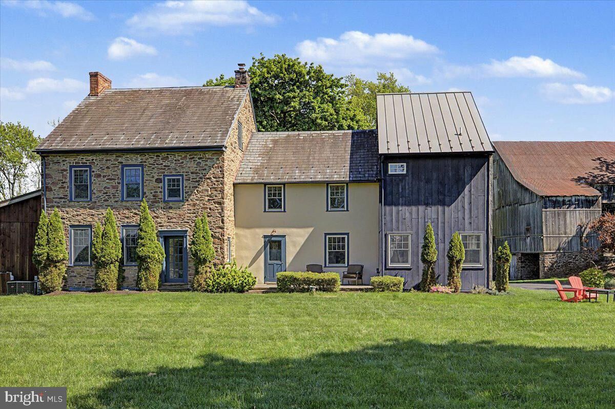 Property Photo:  2297 Warwick Road  PA 18976 