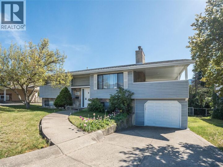 Property Photo:  1937 Riverside Crescent  BC V1N 3W5 