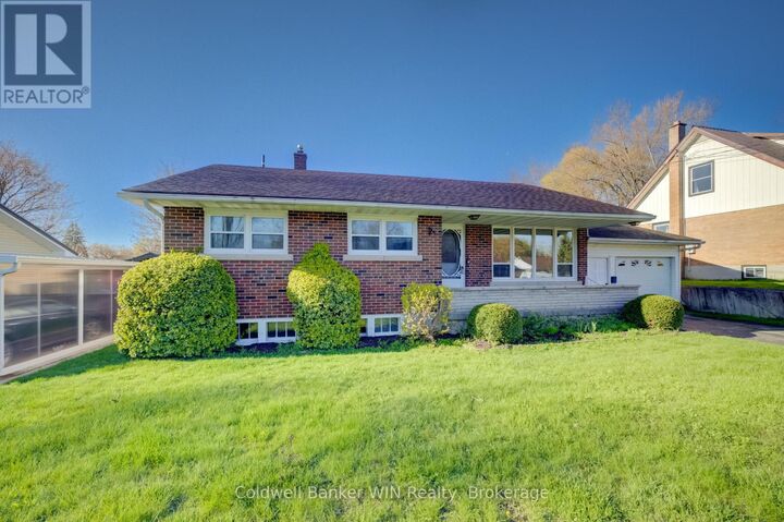 Property Photo:  560 Prince Charles Street  ON N0G 2L3 
