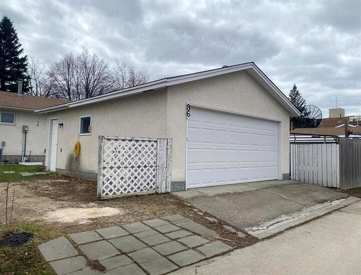 Property Photo:  86 De Jong Crescent  MB R2K 3M1 