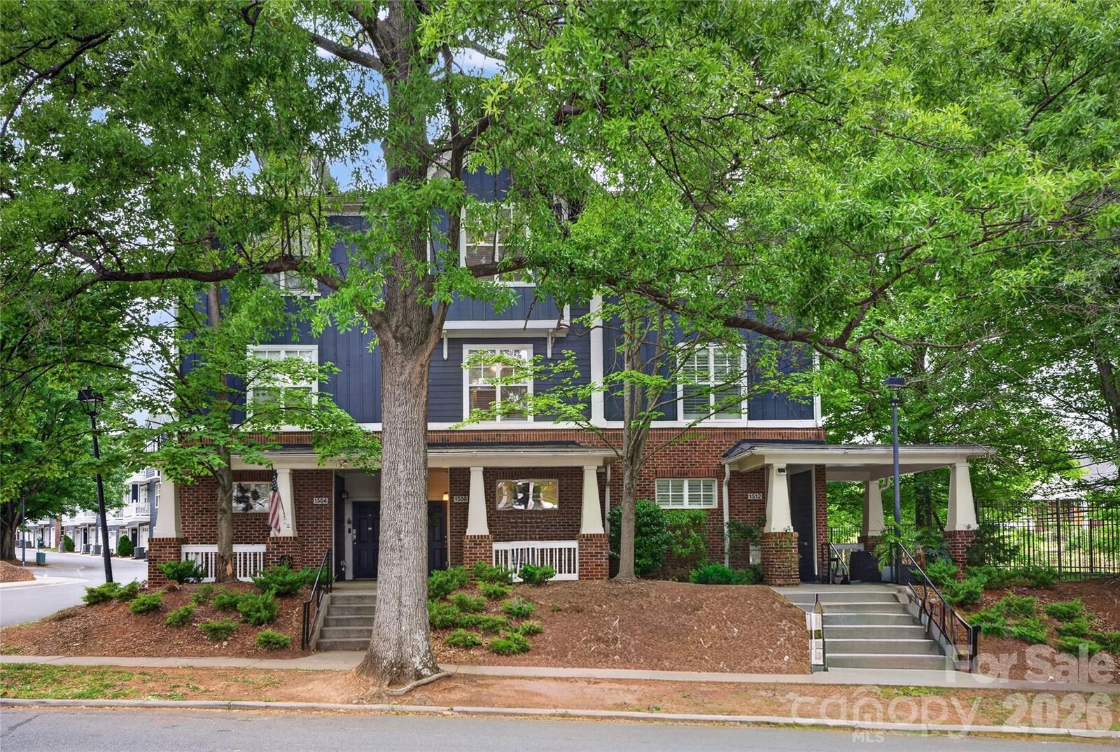 Property Photo:  1508 Walnut View Drive  NC 28208 
