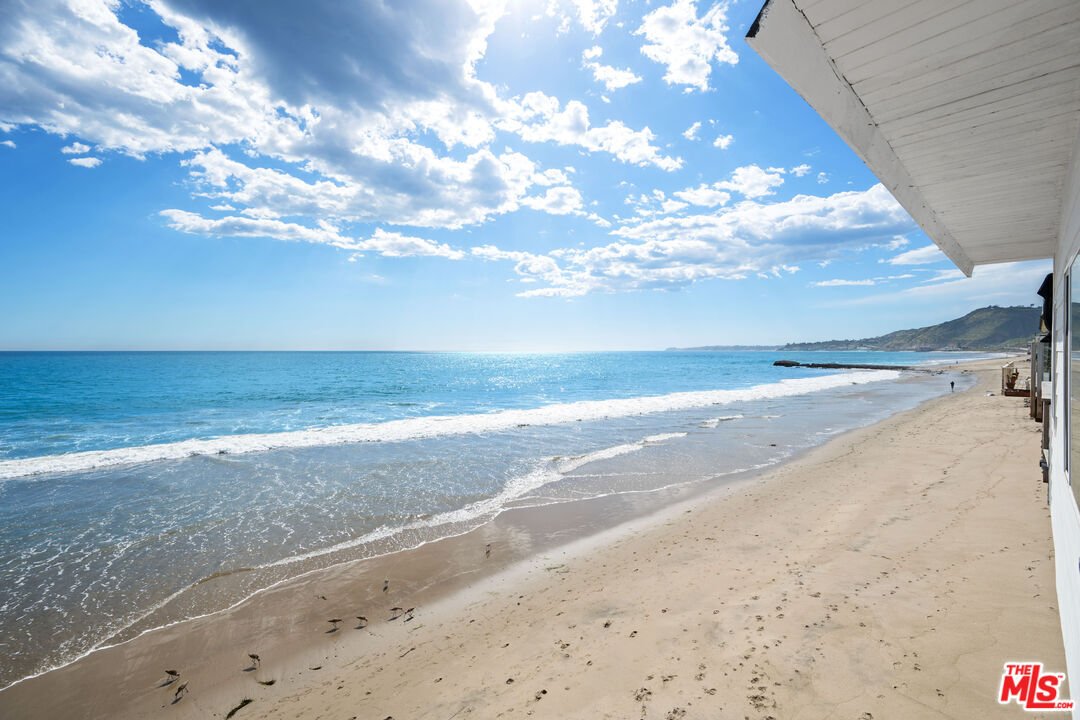 Property Photo:  25154 Malibu Rd  CA 90265 