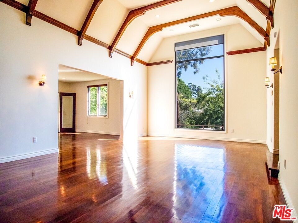 Property Photo:  2239 Vista Del Mar Pl  CA 90068 