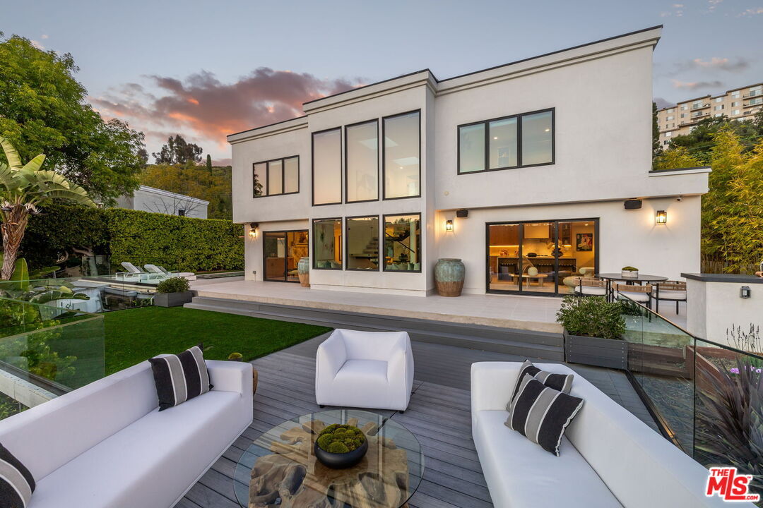 Property Photo:  2373 Nalin Dr  CA 90077 
