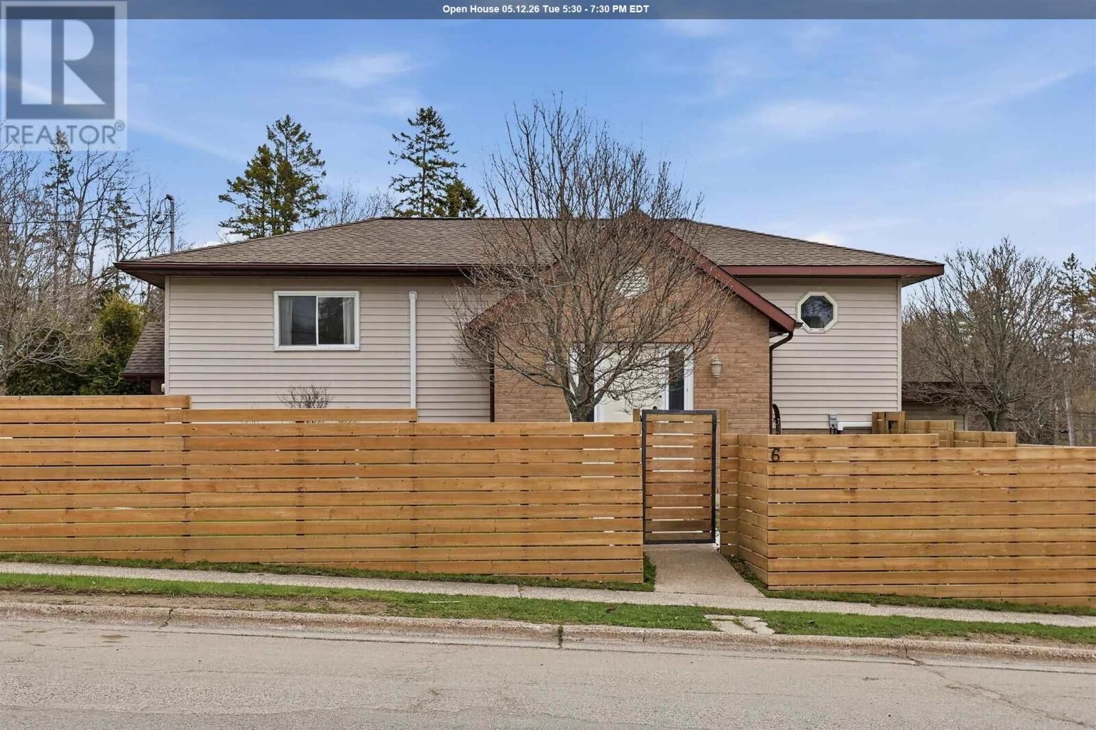 Property Photo:  6 Moluch St  ON P6B 3G8 