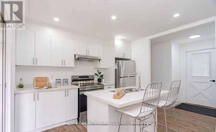 Property Photo:  46 Staveley Crescent  ON L6W 2R9 
