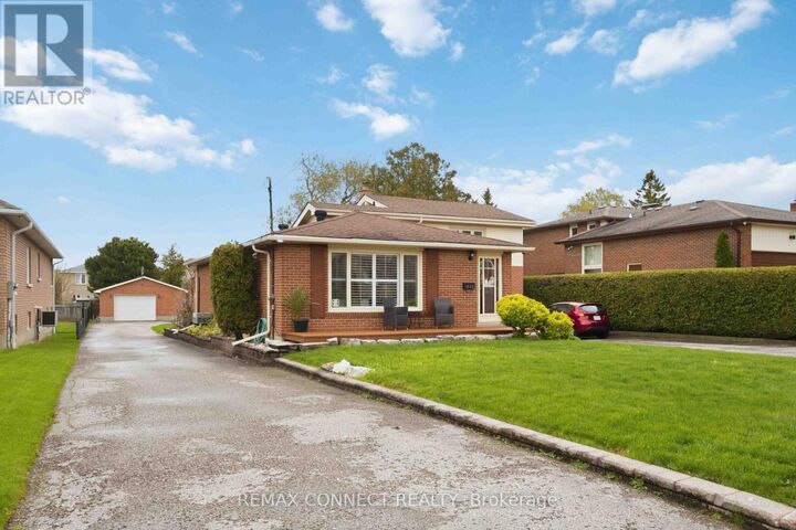 Property Photo:  1805 Woodview Avenue  ON L1V 1L3 