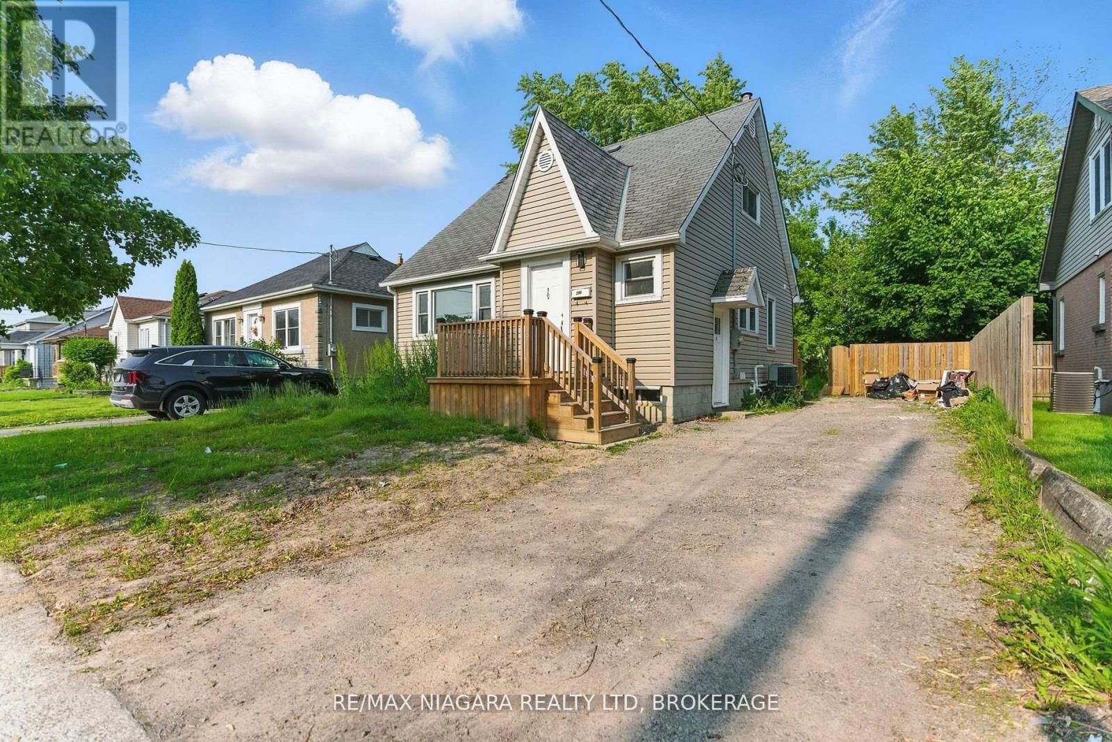 Property Photo:  290 Scholfield Avenue South 1  ON L3B 1N8 