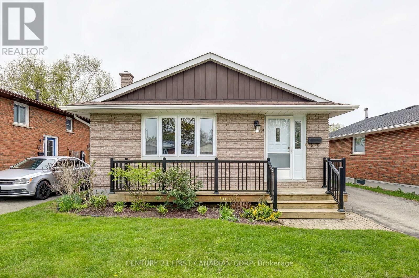 Property Photo:  12 Rosemount Crescent  ON N5P 2J1 