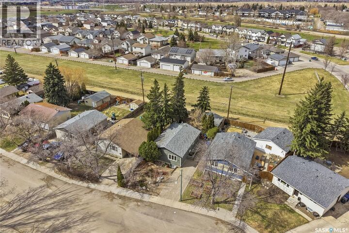 Property Photo:  53 Rita Crescent  SK S7N 2L4 
