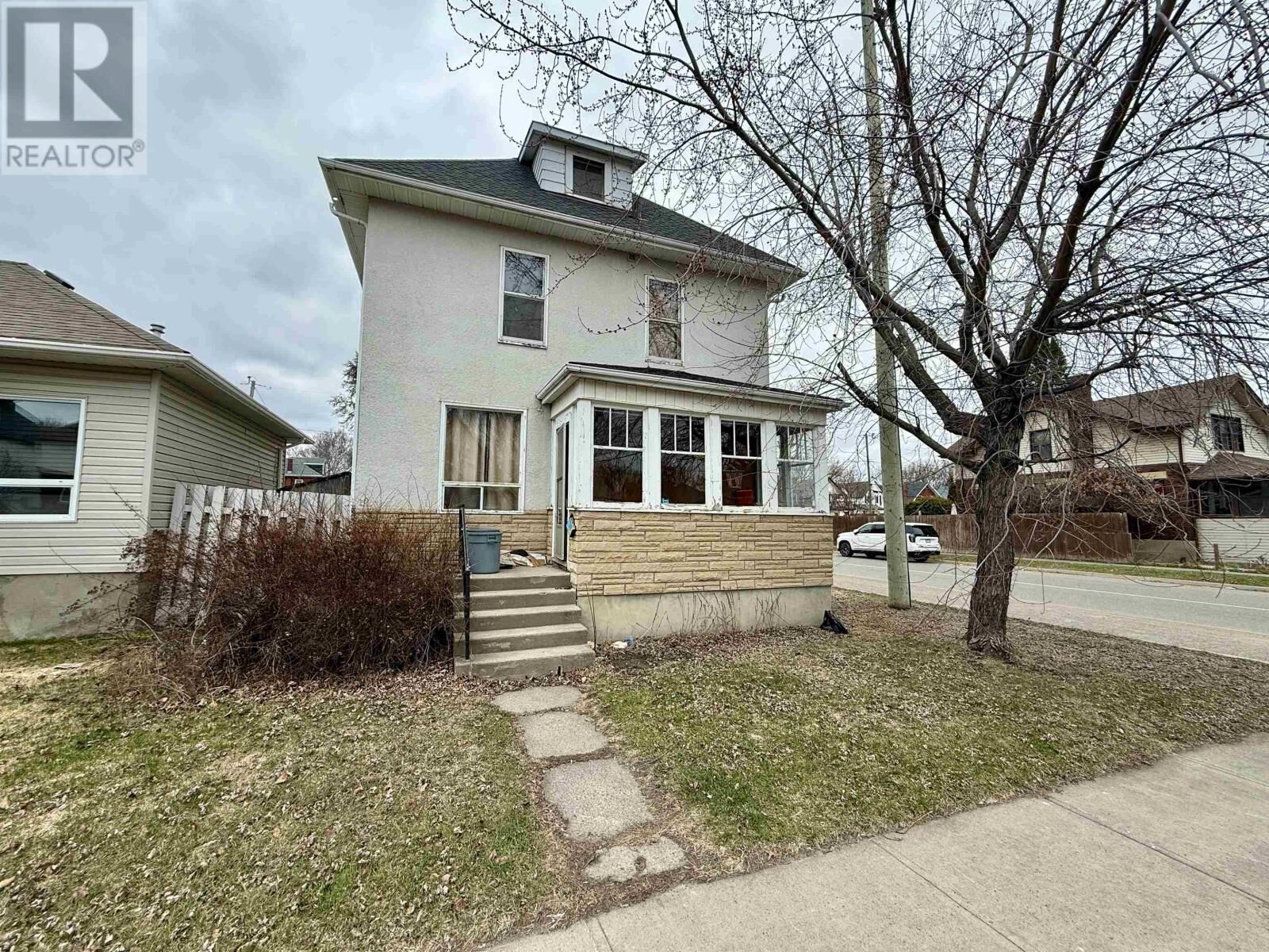 Property Photo:  135 Norah St N  ON P7C 4G9 
