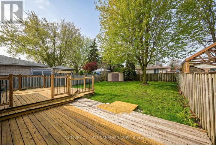 Property Photo:  19 Clara Crescent  ON N6E 3G2 