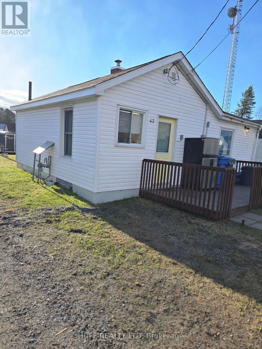Property Photo:  43 Fourth Street  ON P0J 1H0 