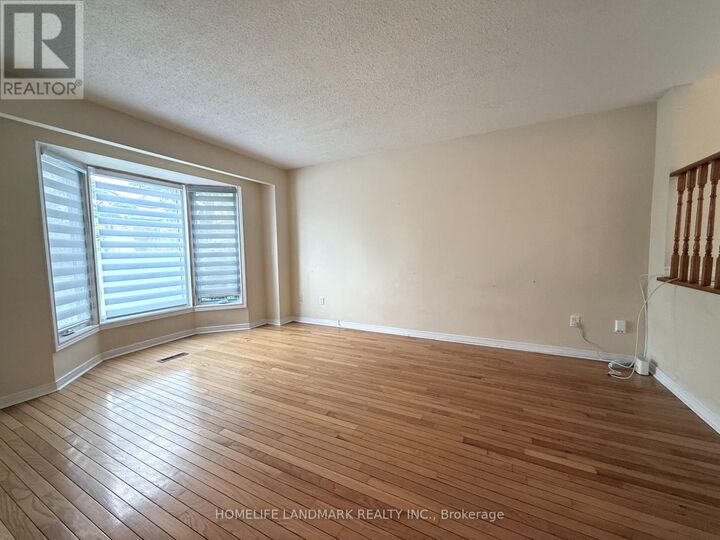 Property Photo:  17 Wintermute Boulevard  ON M1W 3M6 