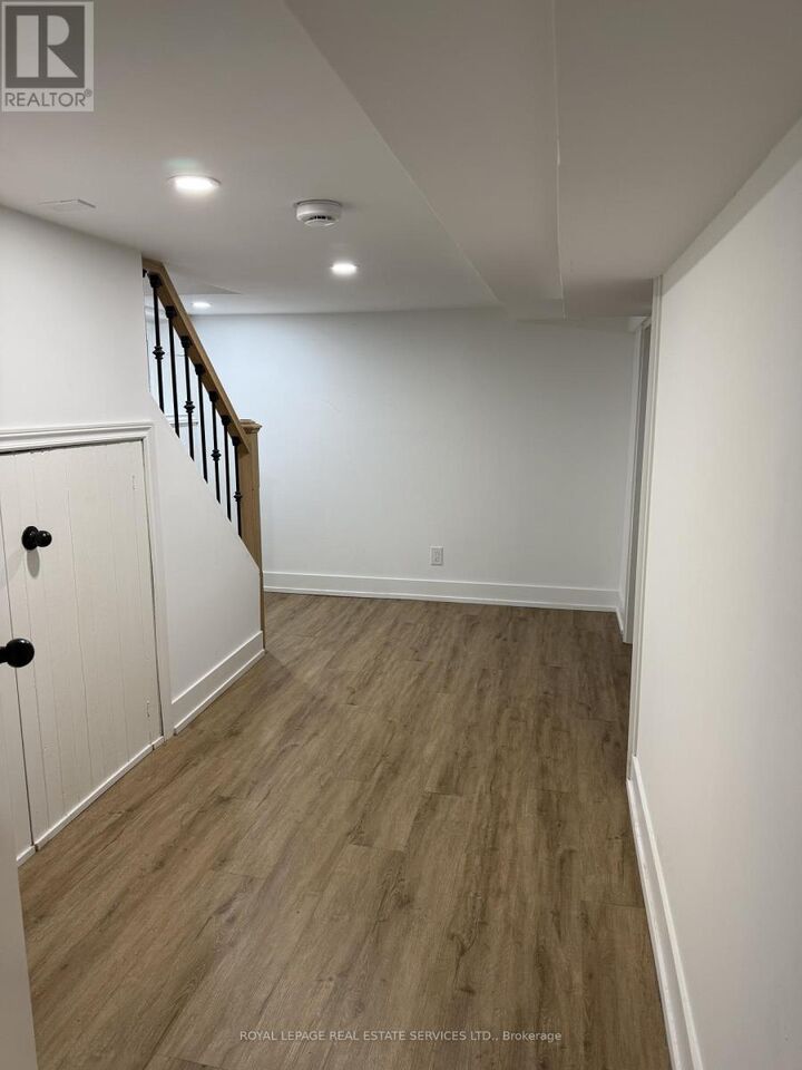 Property Photo:  38 North Oval Lower  ON L8S 3Y6 