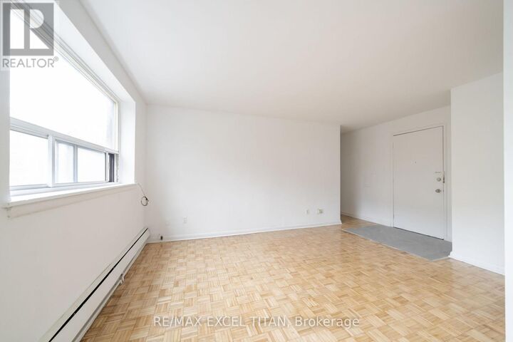 Property Photo:  4 Hill Heights Road 106  ON M8Y 1Z1 