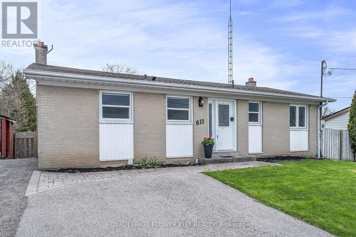 Property Photo:  611 Harriet Street  ON L1N 1L4 