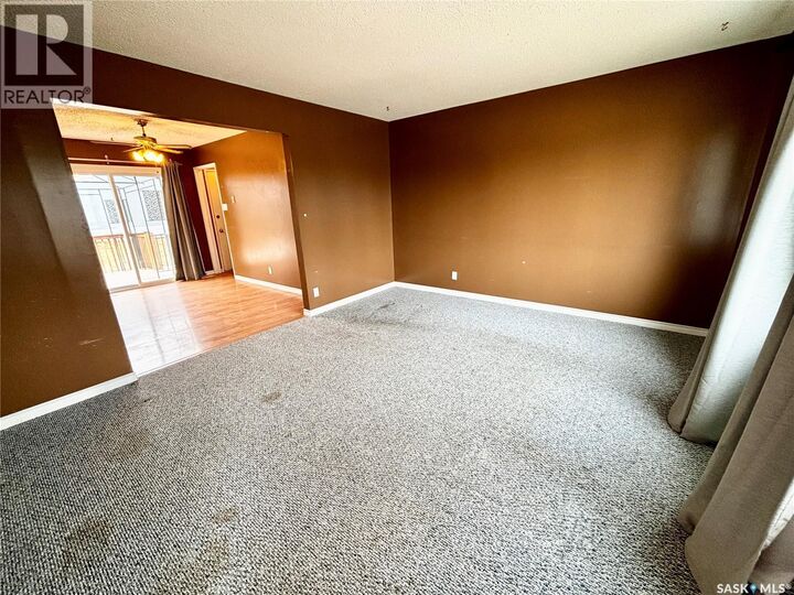 Property Photo:  3805 Diefenbaker Drive  SK S7L 5C6 