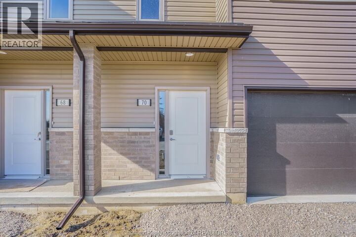 Property Photo:  70 Magnolia Lane  ON N7M 0W7 