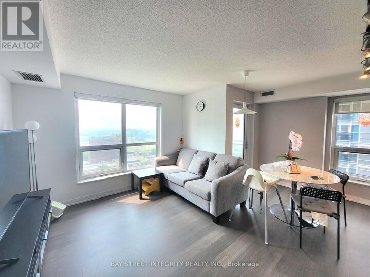 Property Photo:  255 Village Green Square 2203  ON M1S 0L7 