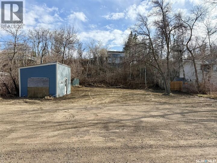 Property Photo:  1207 6th Avenue  SK S0G 4C0 