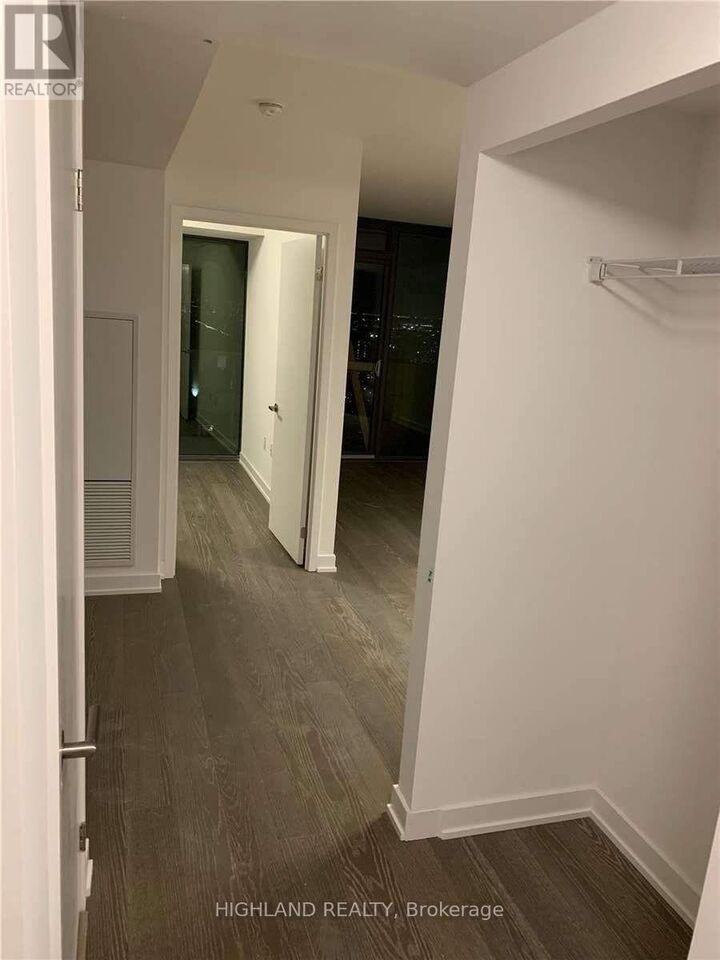 Property Photo:  11 Wellesley Street West 3206  ON M4Y 0G4 